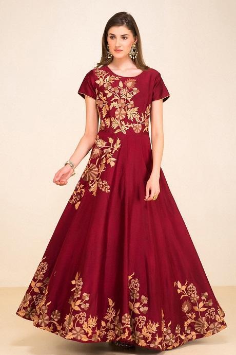 Red Color Fashionable Pure Silk Embroidery Salwar Suits For Women