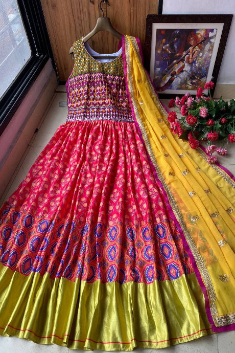 multi color Paper Silk Heavy Box Pattern Round Pattern gown for girls