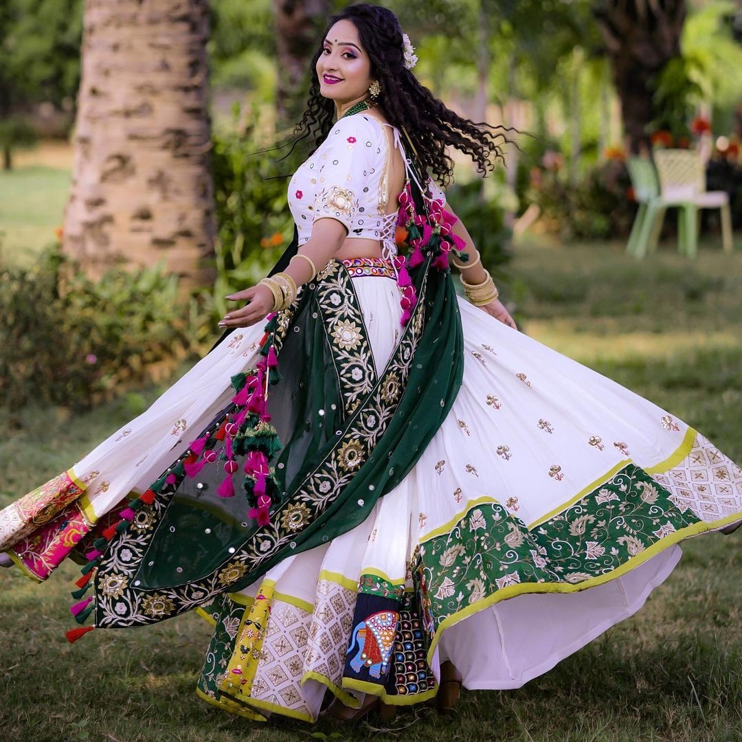 How to Look Stylish in Traditional Indian Wear