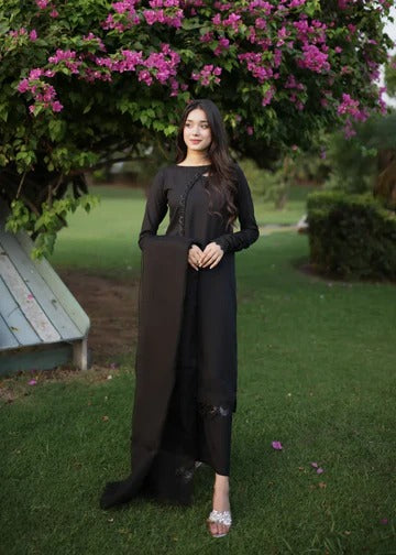 3-Piece Ready-To-Wear Outfit Perfect For Any Occasion