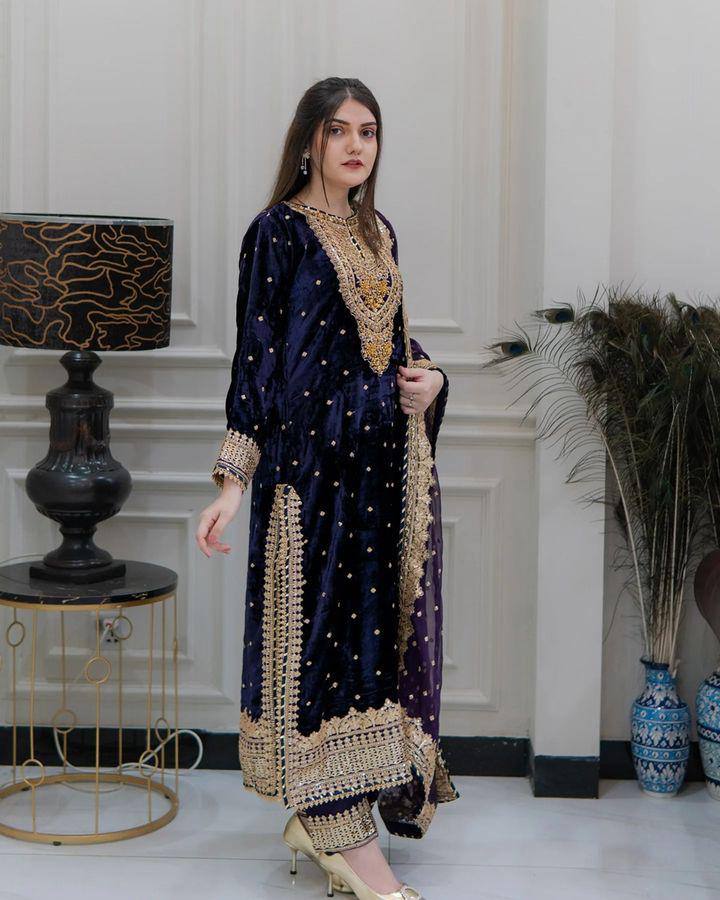 Fashionable black Color Party Wear Reyon salwar kameez for girls