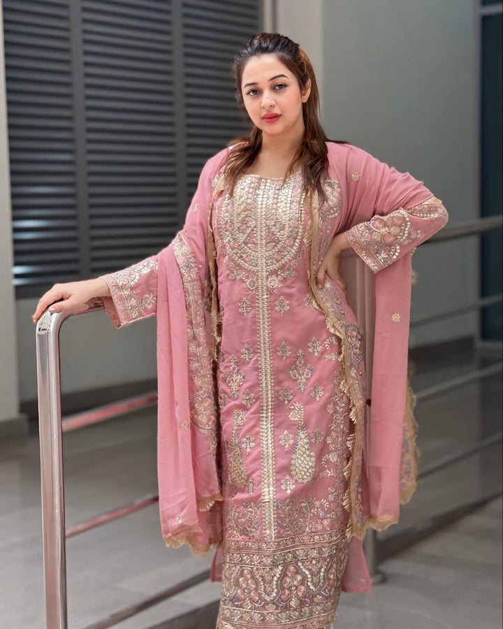 Fashionable pink Color Fancy Printed Salwar kameez for girls
