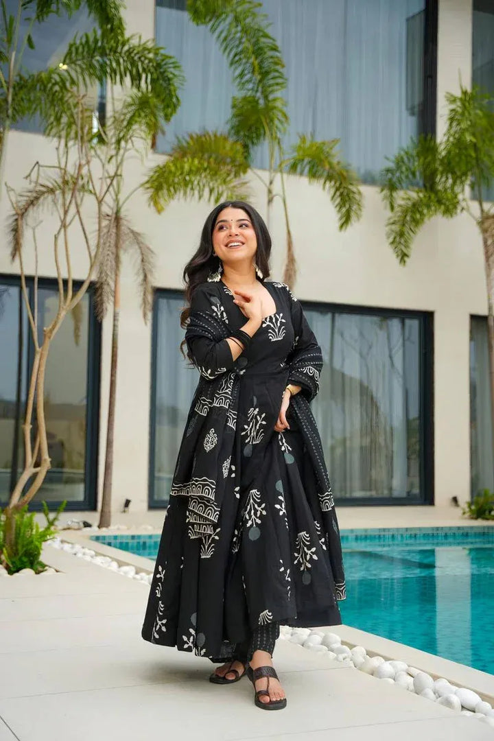 Noir Grace Viscose Anarkali Set