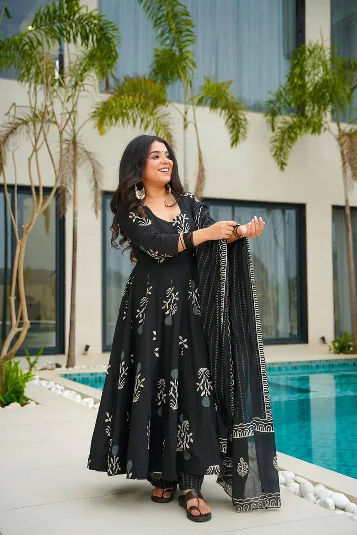 Noir Grace Viscose Anarkali Set