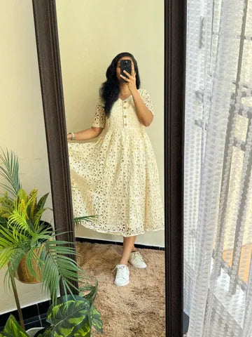 Beautiful Hakoba In Big Flower Holes