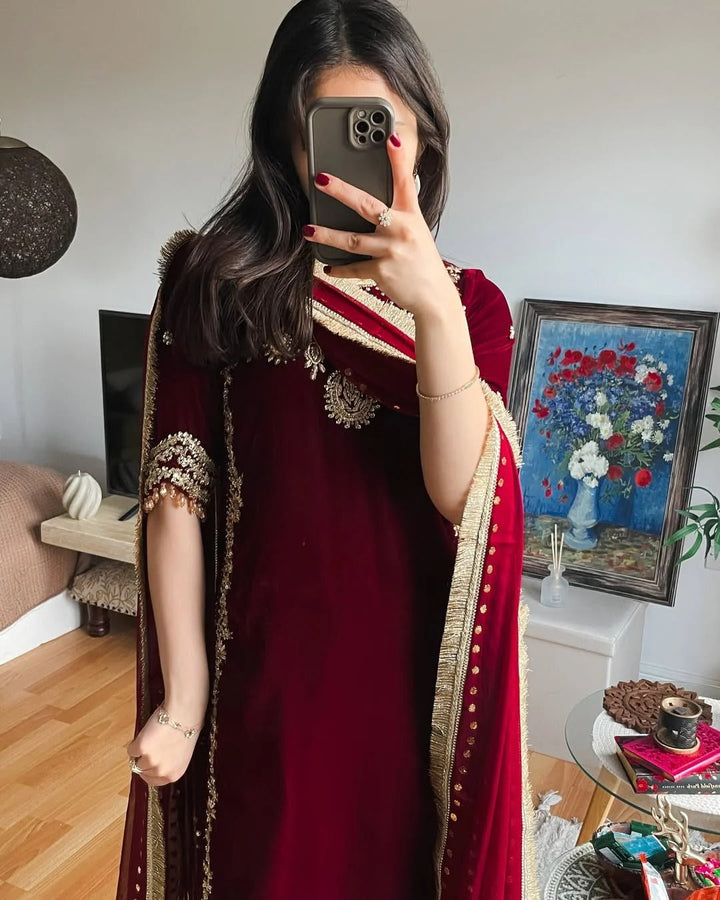 Reds & velvets Suit for the winter