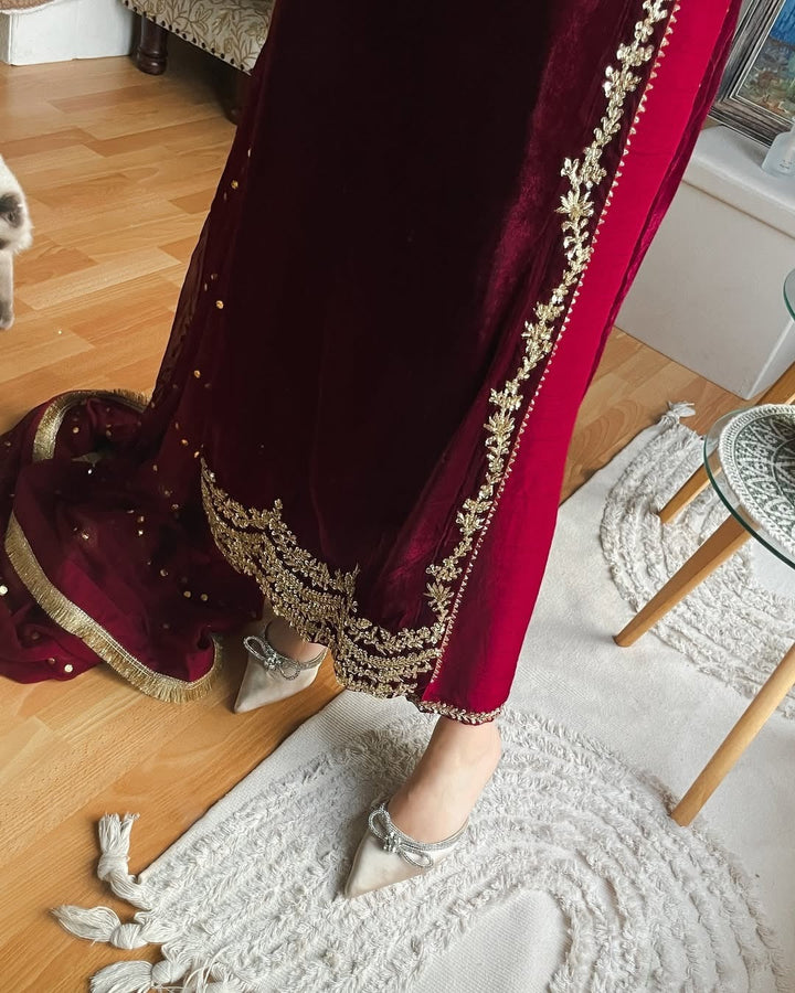 Reds & velvets Suit for the winter