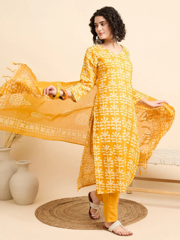 Women€™s Viscose Yellow Straight Kurta and Pant Set with Dupatta