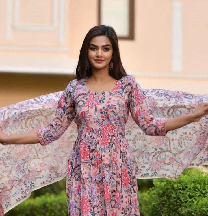 Women€™s Pink Printed Viscose Rayon Kurta and Pant Set