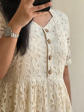 Beautiful Hakoba In Big Flower Holes