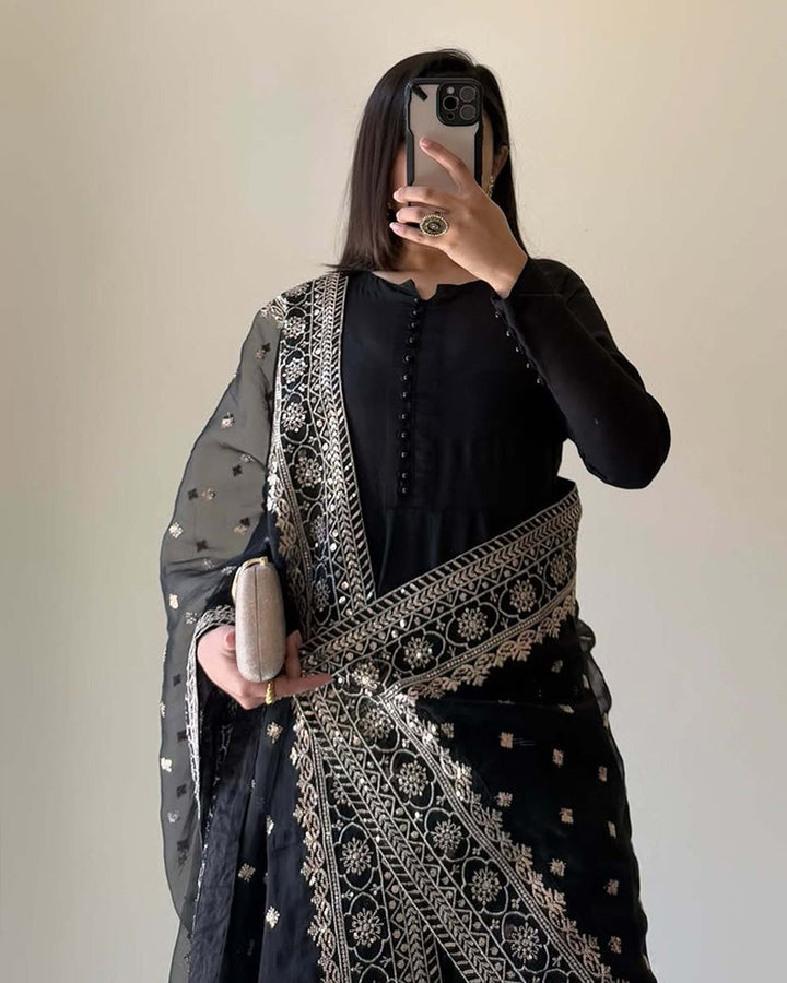Adorning black Color Designer Heavy Demanded Kurti N Sarara