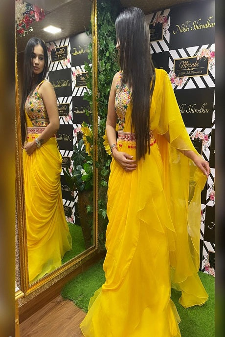 Alluring Attractive Designer Gown In Low Rate