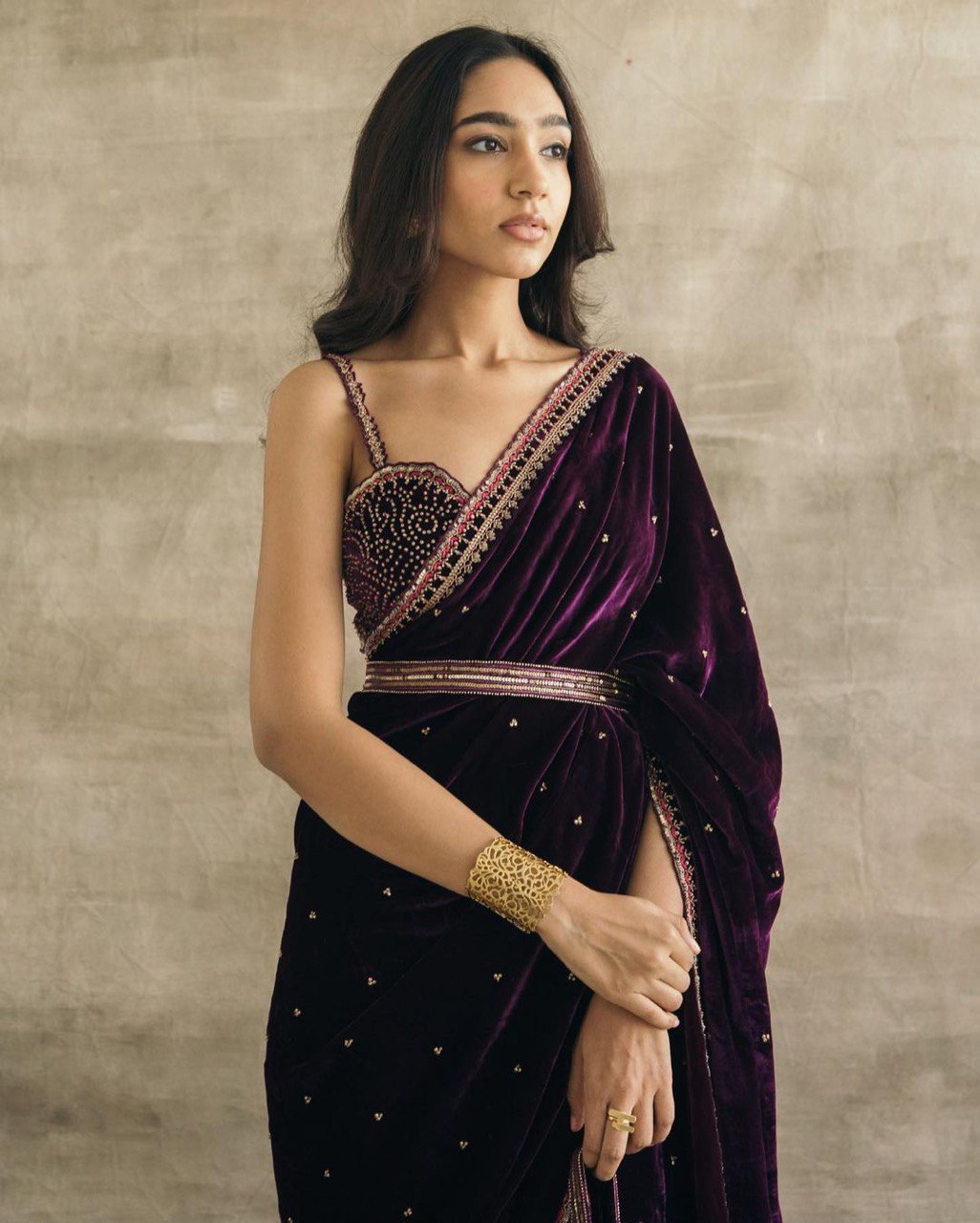 Tapeta Silk Heavy Box Pattern Round dark purple color  Embroidery Work saree for women