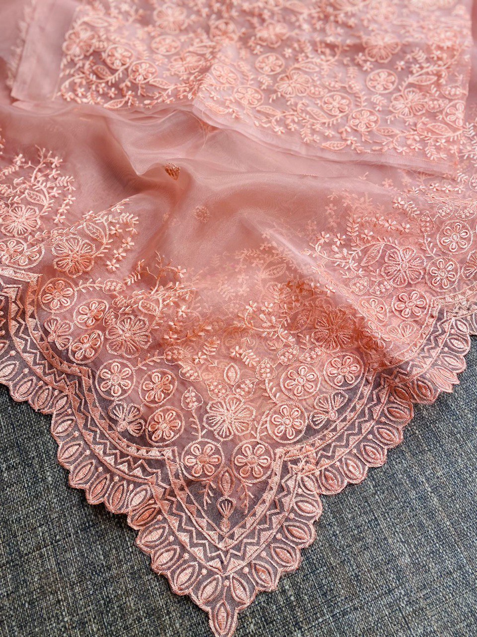 Bollywood pink color Designer Party Wear Velvet saree for women