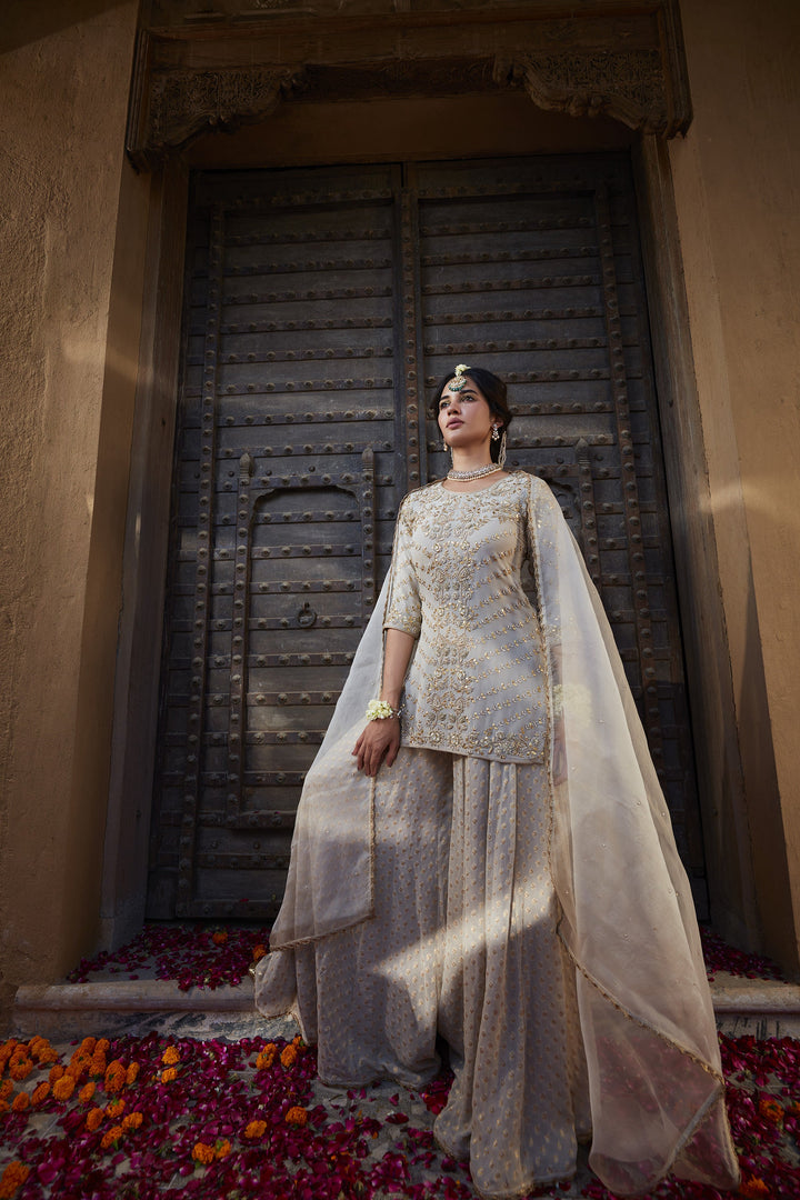 white color Georgette Salwar Suits online Design
